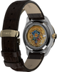 TW2Y75500 Reloj Harry Potter x Timex Waterbury Skeleton Automático de 39 mm con correa de piel. Imagen del fondo de la caja con accesorio