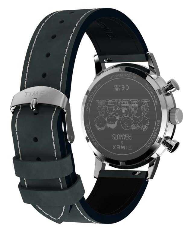 TW2Y85300 Reloj Peanuts® x Timex Marlin® Cronógrafo de 40 mm con correa de piel  Imagen del fondo de la caja con accesorio
