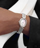 TW2Y86000 Reloj Cavatina® Luxe de acero inoxidable de 22 mm. Imagen principal de la muñeca