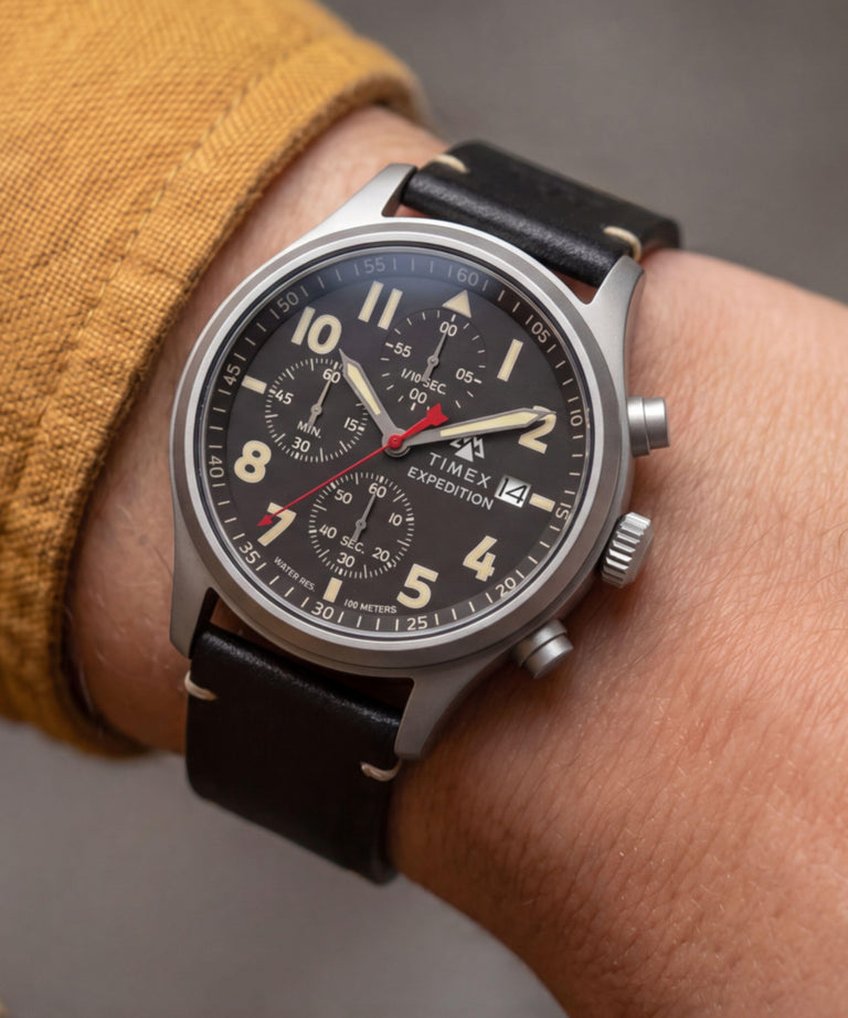 TW2Y89200 Reloj Expedition® Sierra Chronograph de 43 mm con correa de piel. Imagen principal de la muñeca