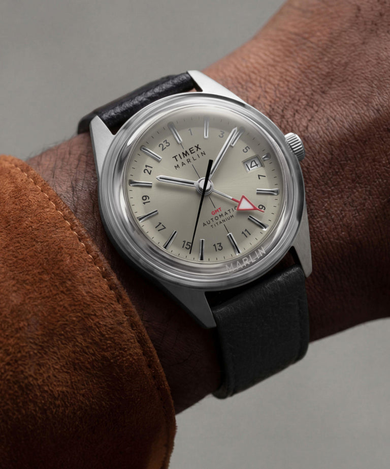 Imagen principal en la muñeca del reloj TW3A00500 Marlin® Jet Titanium Automatic GMT de 40 mm con 9mm Leather Strap