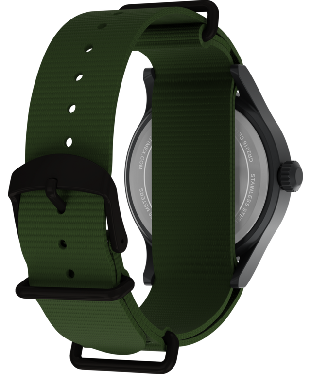 Imagen de la tapa trasera con accesorio del reloj Expedition Scout de 40 mm con correa de tela TW4B04700