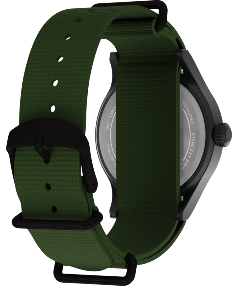 Imagen de la tapa trasera con accesorio del reloj Expedition Scout de 40 mm con correa de tela TW4B04700