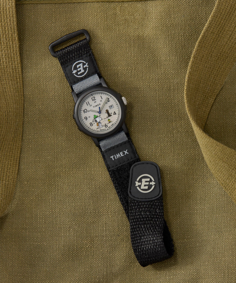 TW4B29100 Timex Expedition® x Peanuts Beagle Scout Fast Wrap Strap Watch Campaign Key Silhouettes (Beauty shots) Image