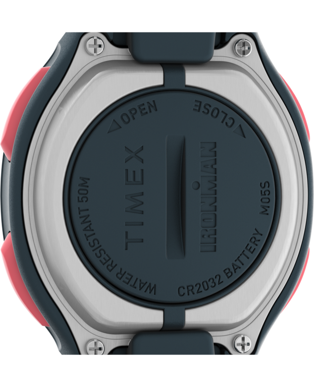 TW5M48200 Timex Ironman HeartFIT™ Transit+ de 33 mm con correa de resina, reloj de actividad y frecuencia cardíaca. Imagen del fondo de la caja.