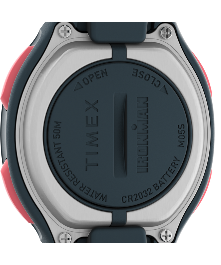 TW5M48200 Timex Ironman HeartFIT™ Transit+ de 33 mm con correa de resina, reloj de actividad y frecuencia cardíaca. Imagen del fondo de la caja.