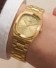 TW6A00900 Reloj Timex® Quartz E Line de 30 mm con brazalete de acero inoxidable. Imagen principal de la muñeca