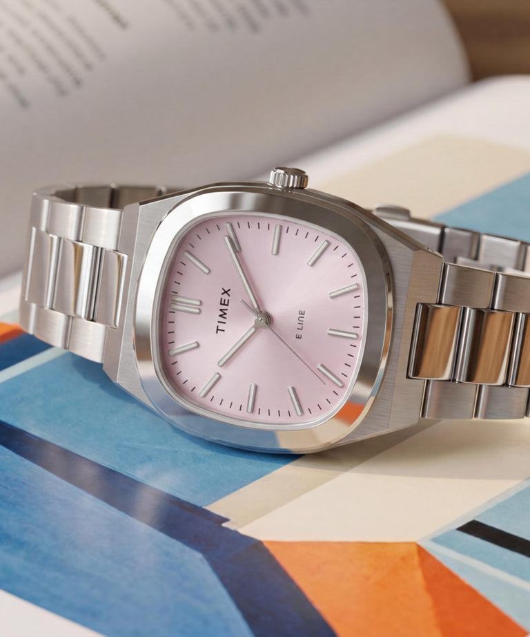 TW6A01000 Reloj Timex® Quartz E Line de 30 mm con brazalete de acero inoxidable: imágenes de las siluetas clave de la campaña (fotos de producto)