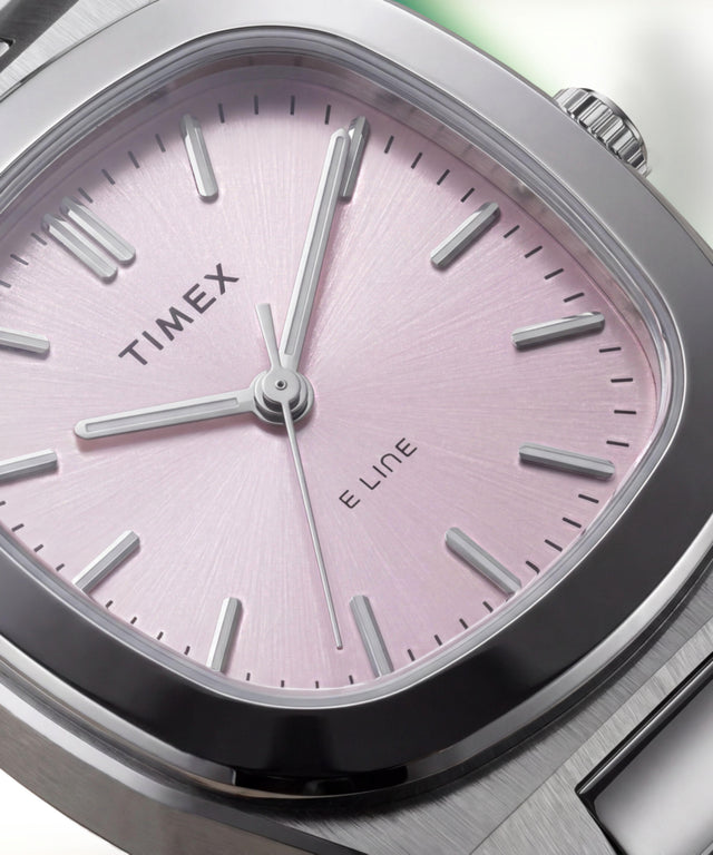 TW6A01000 Reloj Timex® Quartz E Line de 30 mm con brazalete de acero inoxidable. Imagen alternativa de belleza n.º 4
