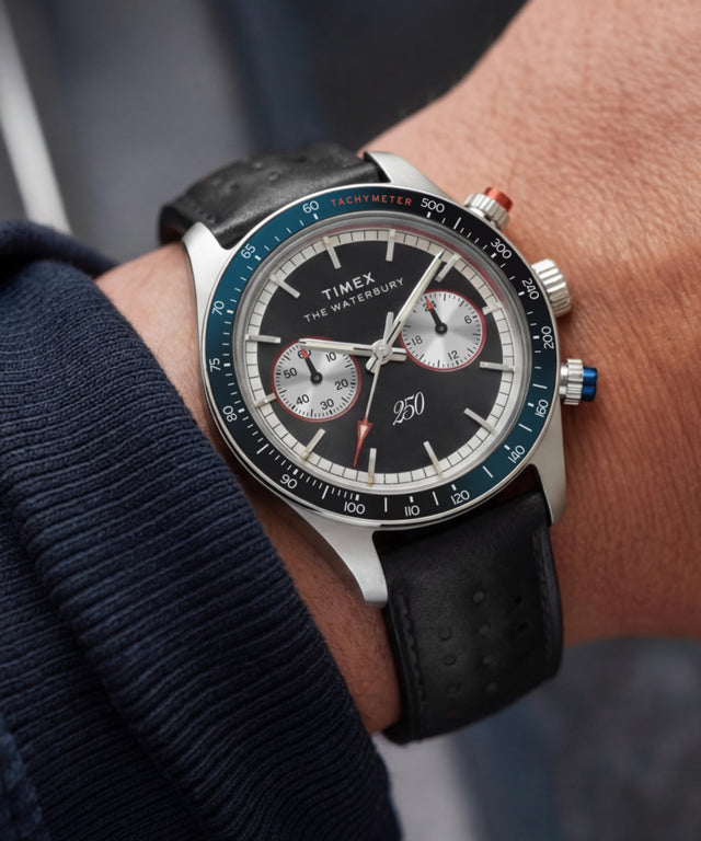 TW6A06000 Reloj Waterbury Heritage America 250 con correa de piel de 39 mm. Imagen principal de la muñeca